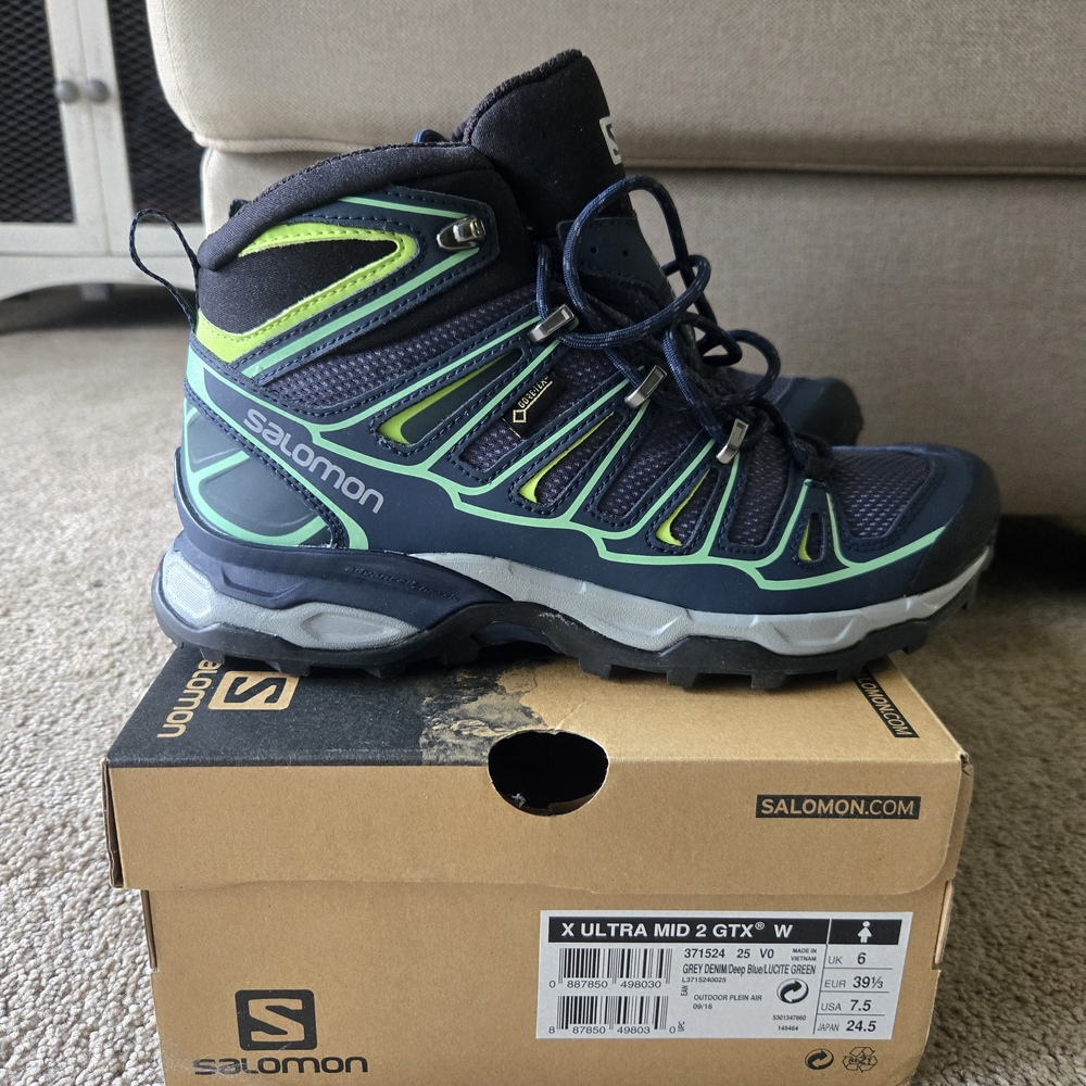 Salomon Women's X Ultra Mid 2 GTX Sneakers - Navy and Lime